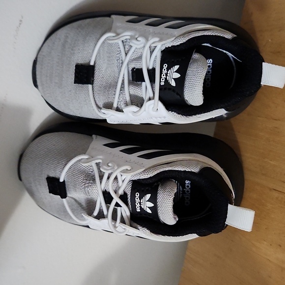 Adidas - Picture 2 of 3